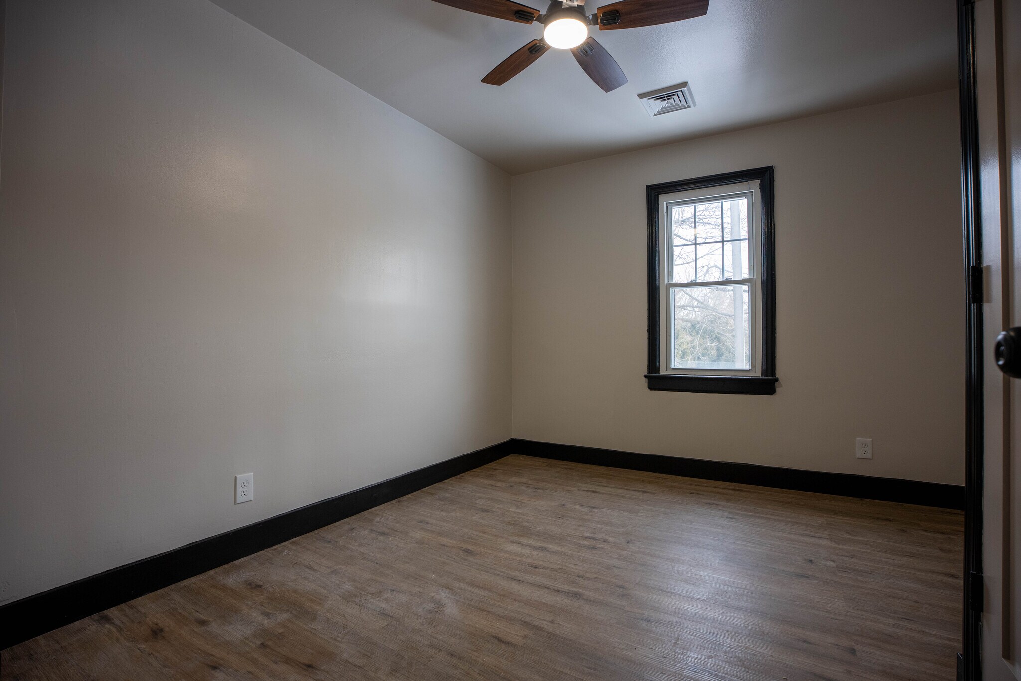 Bedroom 1 - 111 E Garwood Ave