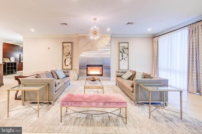 Building Photo - 2451 Midtown Ave