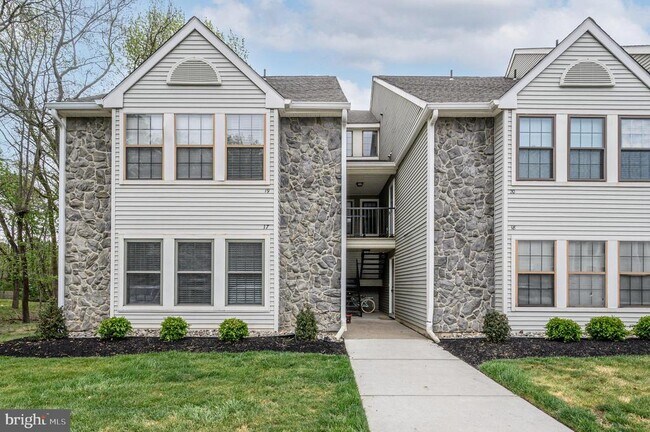 Building Photo - 17 Chelmsford Ct