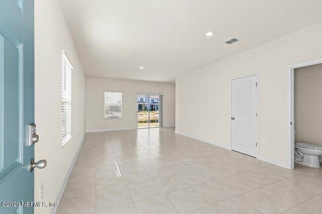 Building Photo - 46 Oarsman Xing Dr