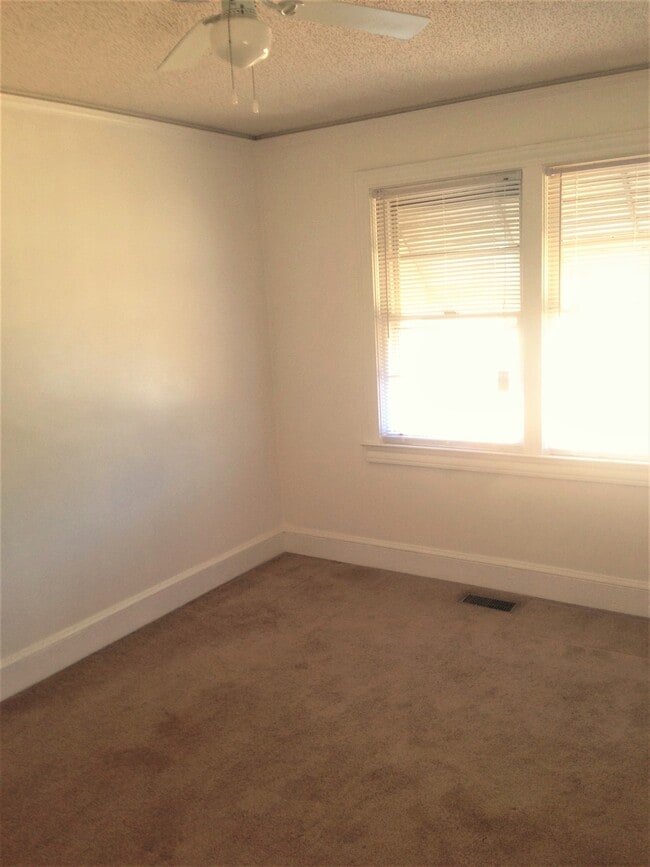 Building Photo - 125 Irene Cir
