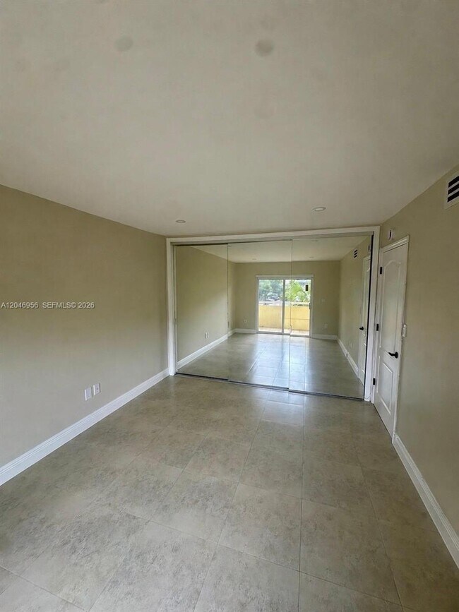 Building Photo - 5839 SW 74th Terrace
