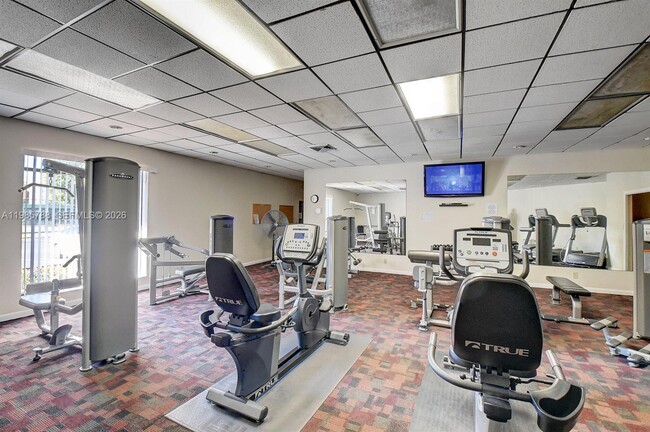 Building Photo - 950 Egret Cir