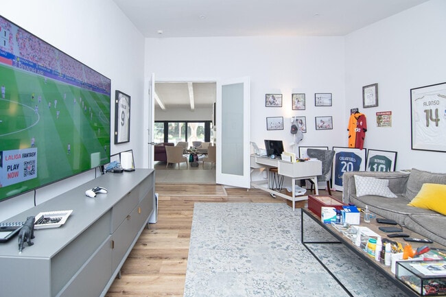 Building Photo - 8208 Twin Lake Dr