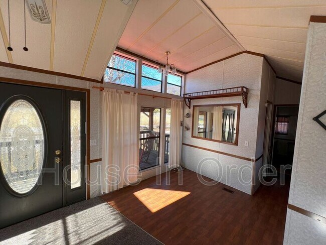 Building Photo - 127 Crider Cir
