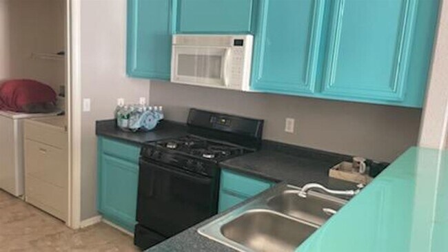 Building Photo - 1 br, 1 bath House - 7139 S. Durango Dr #215
