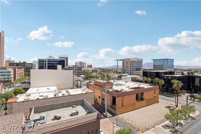 Building Photo - Downtown Las Vegas Luxury Condo with Moder...