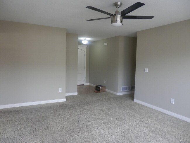 Building Photo - 2501 McClure Dr