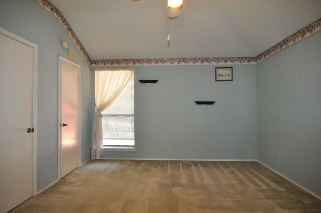 Building Photo - 1153 Highpoint Rd