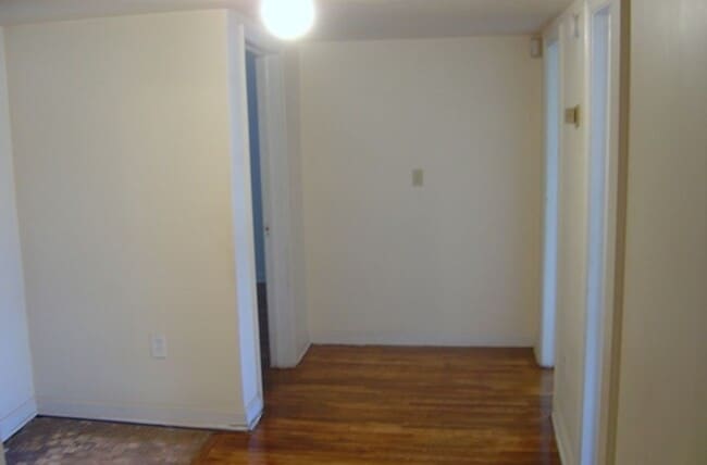 Building Photo - Charming Home in Tranquil Norwood Area