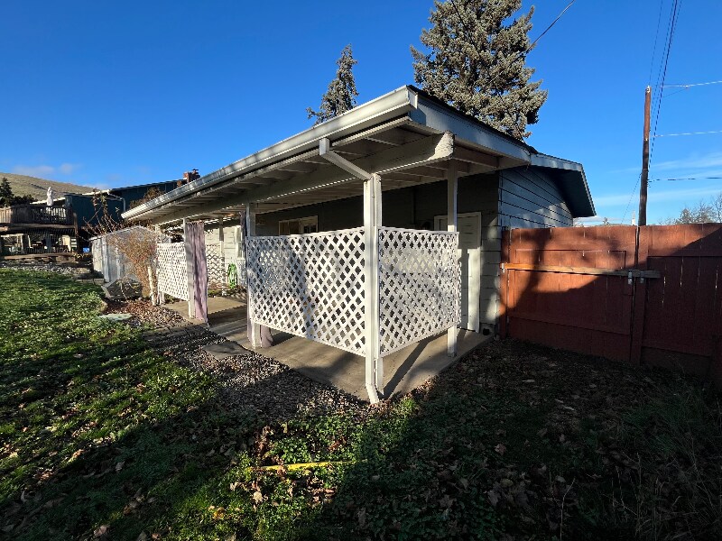 Building Photo - 1012 Whitman Ct