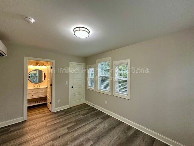 Building Photo - 70 Arlene Dr