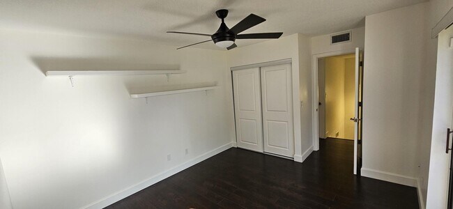 Building Photo - 11865 SW 11th Ct