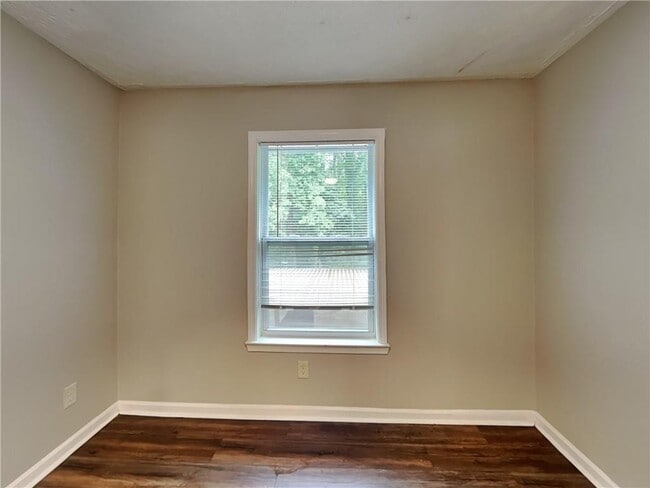 Building Photo - 1775 Whitehall Forest Ct SE