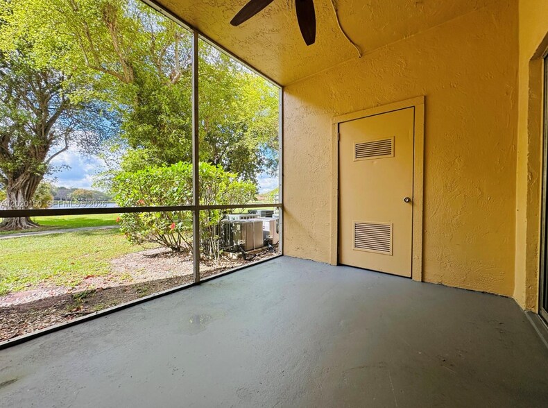 Building Photo - 15340 SW 106th Ter