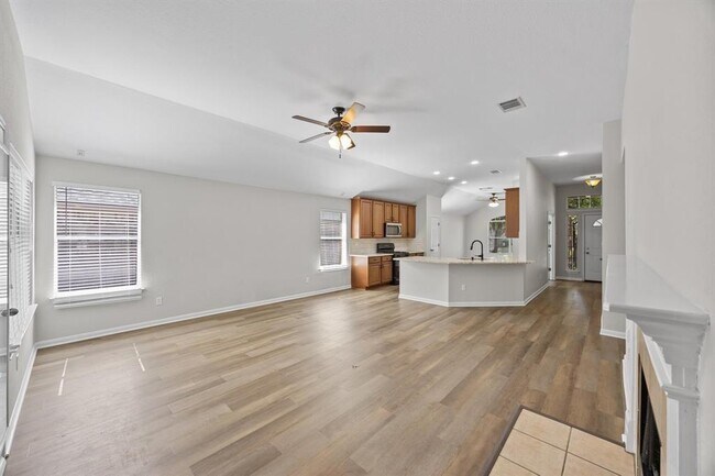 Building Photo - 806 Broken Trace Ct