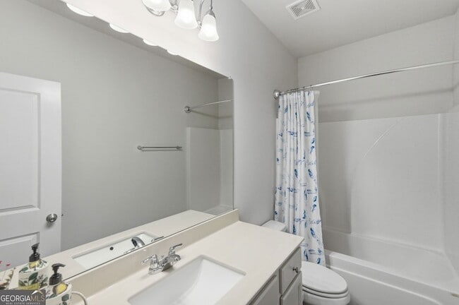 Building Photo - 1415 Dahlia Dr