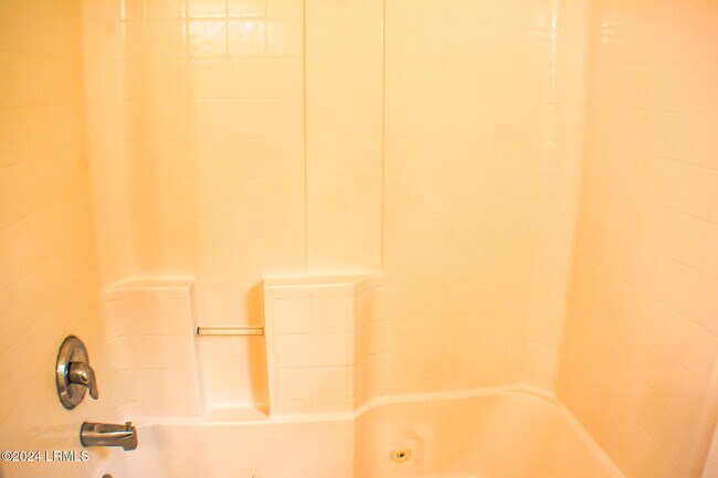 Building Photo - 43 Blue Haw Ct