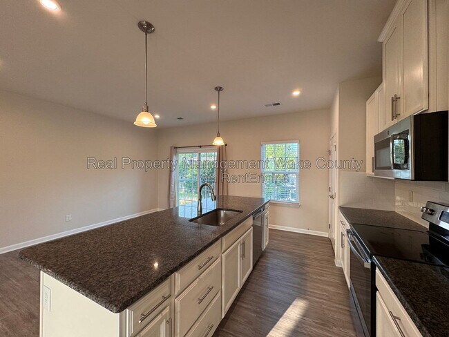 Building Photo - 8604 Red Canyon Way