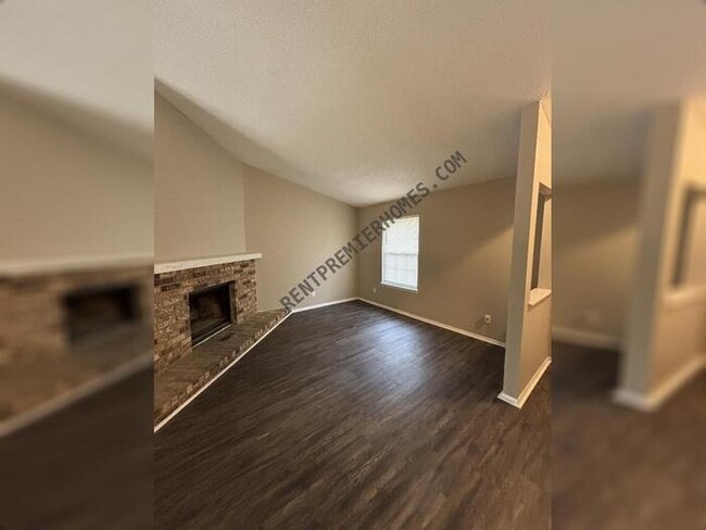 Building Photo - 210 Lonsdale Cir