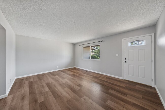 Building Photo - 2565 Pequop St