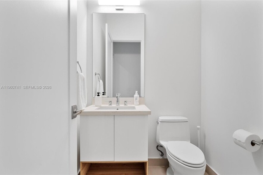 Building Photo - 3502 Ashwood Cir N