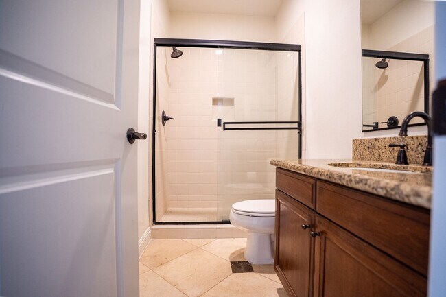 Building Photo - Exceptional estate Located In the highly desirable College Park Community.