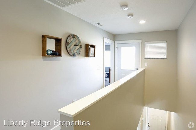 Building Photo - 107 Valor Dr
