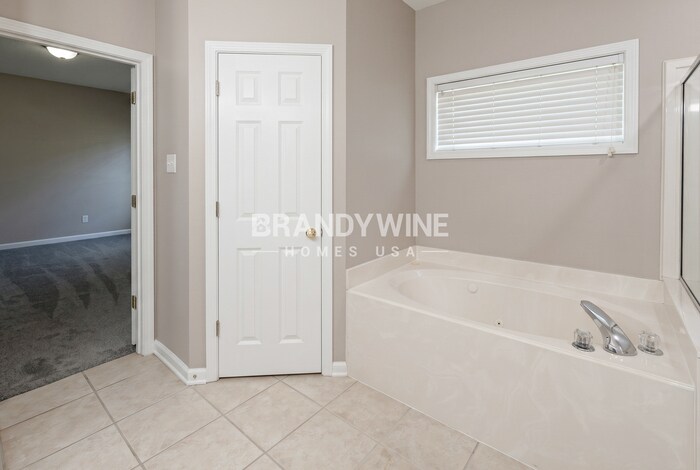 Building Photo - 1475 Far Dr