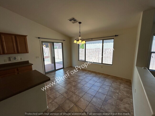Building Photo - 167 W Calle Patio Lindo