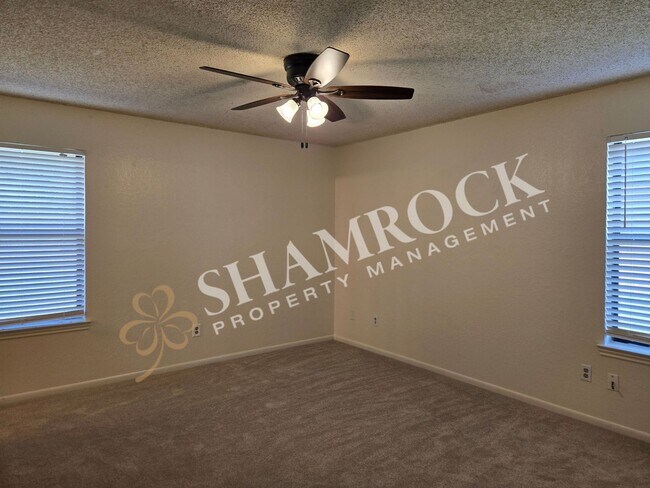 Building Photo - 3 Bedroom in Midway ISD!