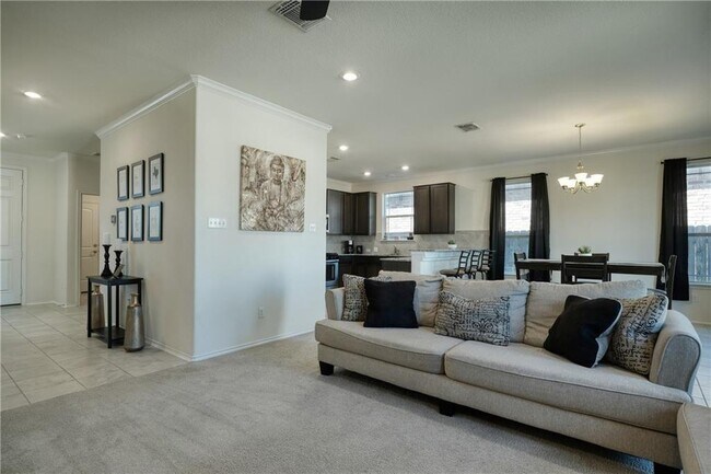 Building Photo - 521 Bradford Ln