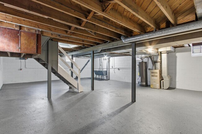 Building Photo - 9233 McKinney St