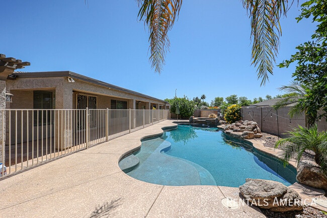 Building Photo - 3173 E Canyon Way