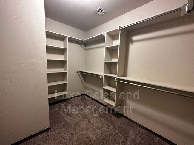 Building Photo - 405 Pearl St