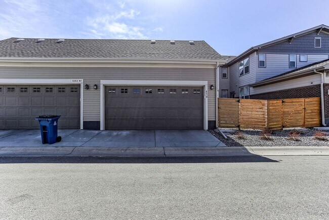 Building Photo - 3 Bedroom 3 Bath in Mosaic!