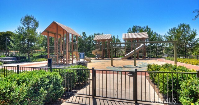 Building Photo - 102 Brindisi