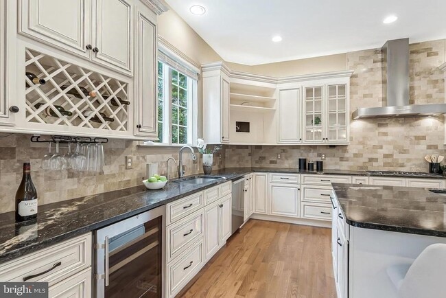 Building Photo - 829 Golden Arrow St