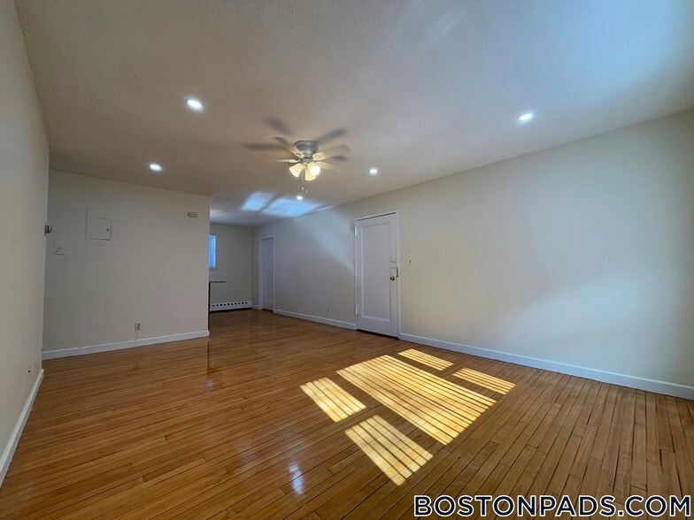 Building Photo - 63 Parkman St
