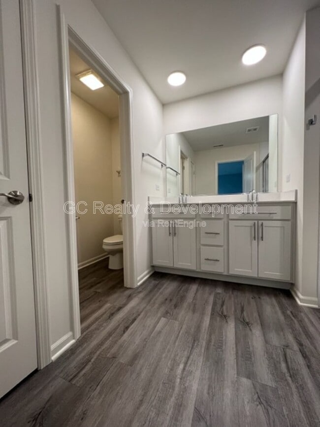 Building Photo - 594 Cimmaron Cir