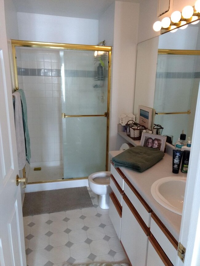 Building Photo - Top Floor South Boulder 2BD/2BA Condo - Av...