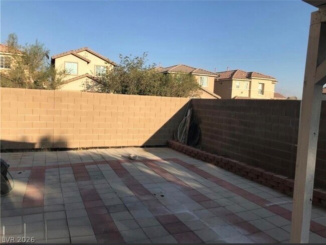 Building Photo - 6473 Blue Iris Ct