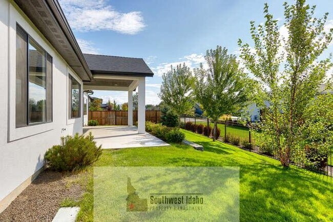 Building Photo - 7655 W Meltwater Ln