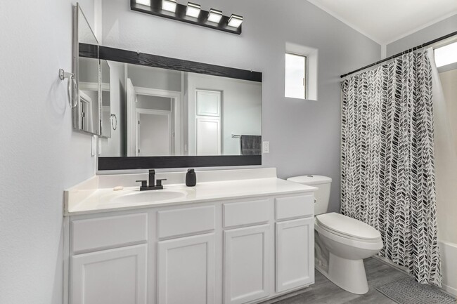 Building Photo - 1350 S Greenfield Rd