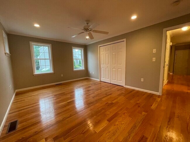 Building Photo - 53 Brewster Rd