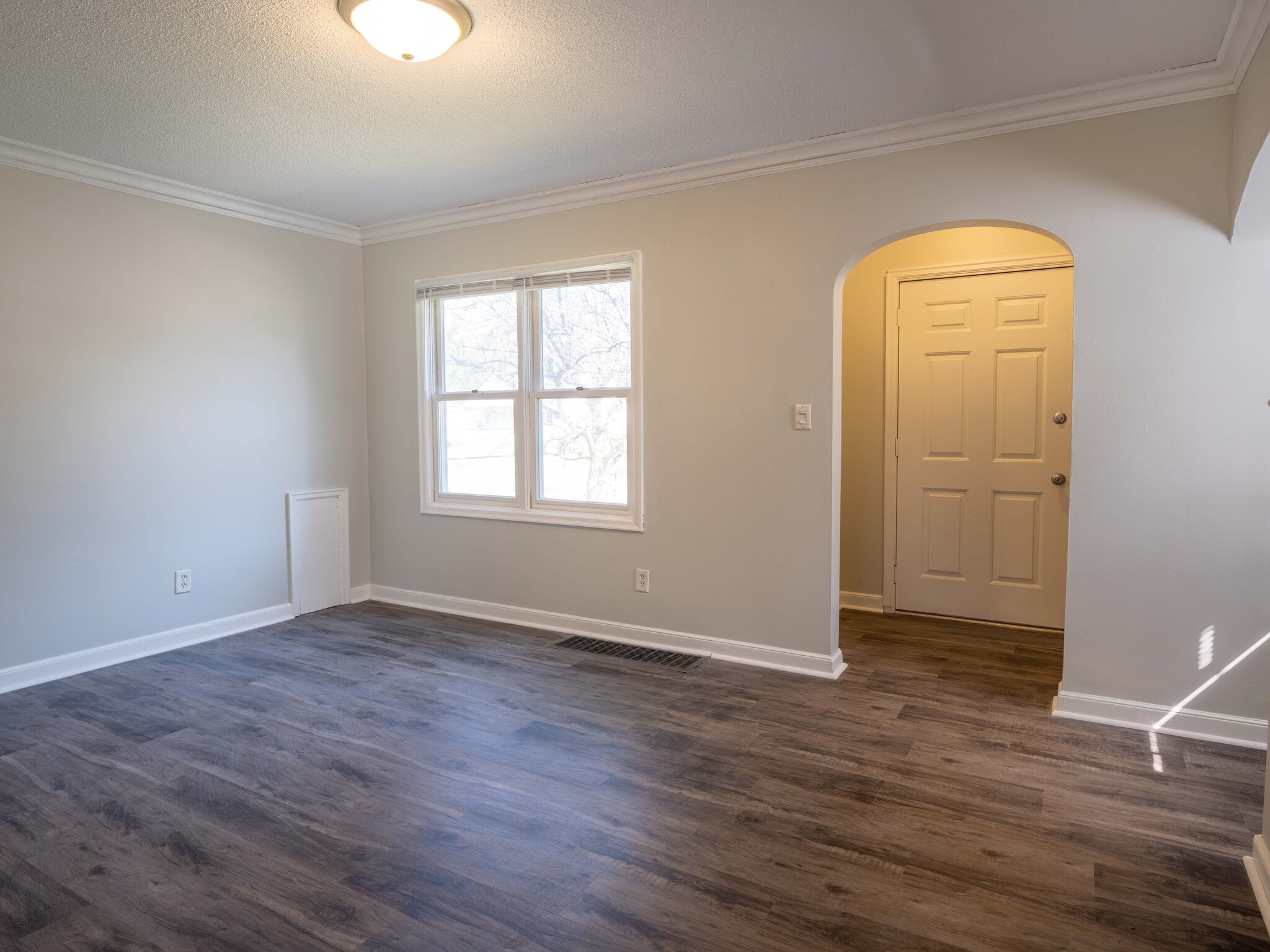 Building Photo - 1229 7th Ave SE