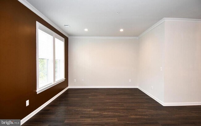 Building Photo - 20739 Heron Landing Dr