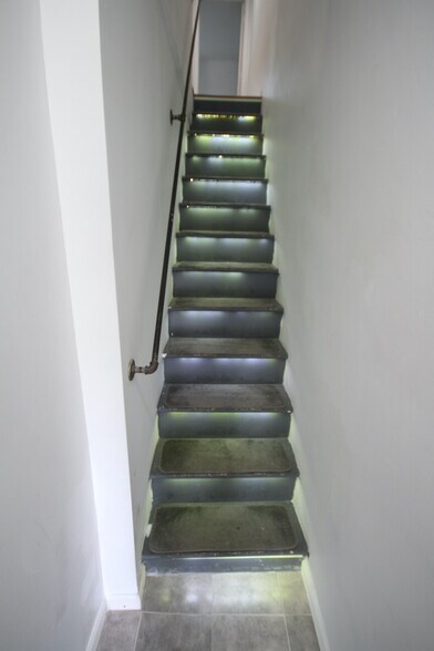 Entry Steps - 5131 W Girard Ave