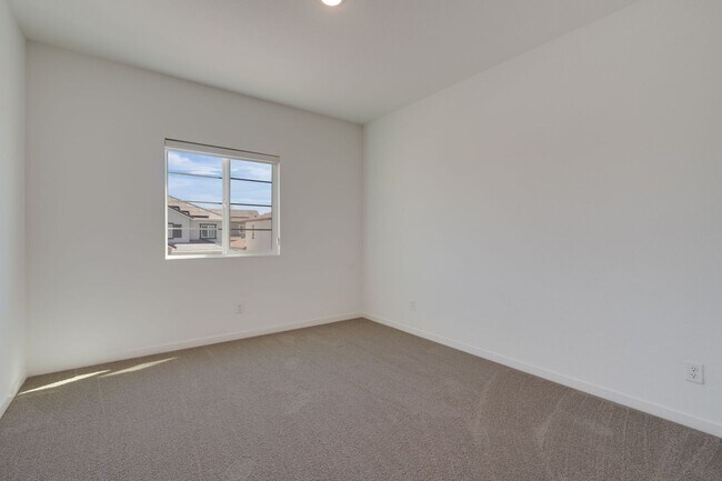 Building Photo - New 4 Bedroom Home with Next Gen Suite + S...