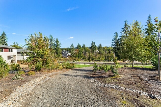 Building Photo - 2022 - Plenty of upgrades !  Access to Pool + Amenities. AC on Main, Walking trails, Nice End uni...